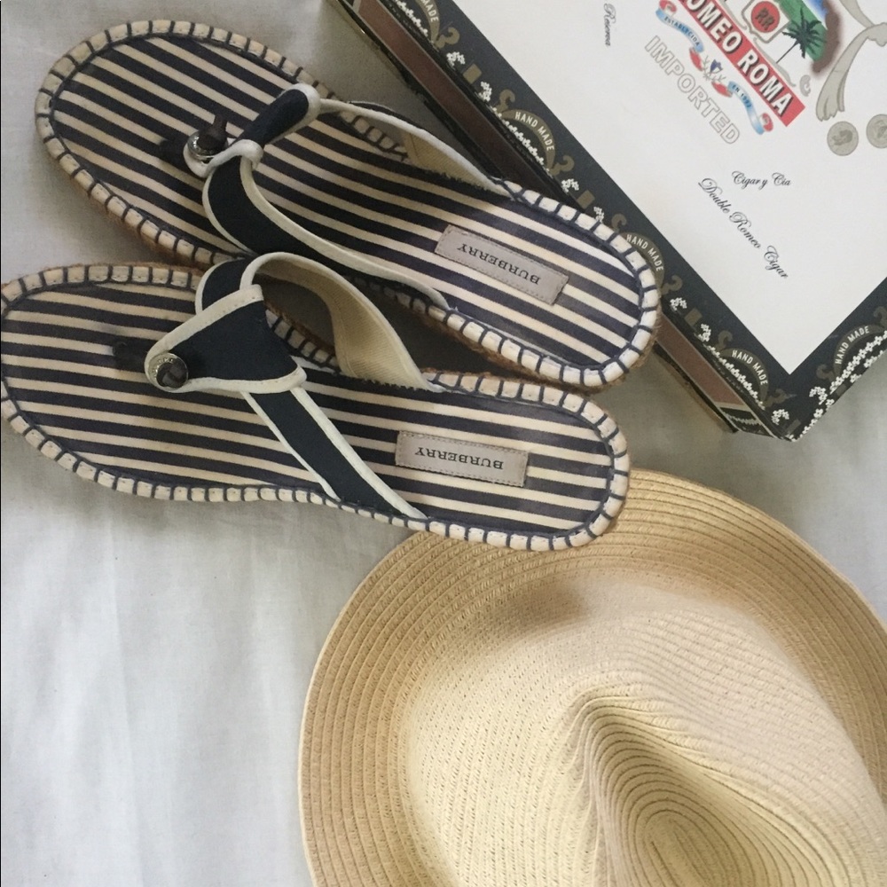 BURBERRY • Wedges
